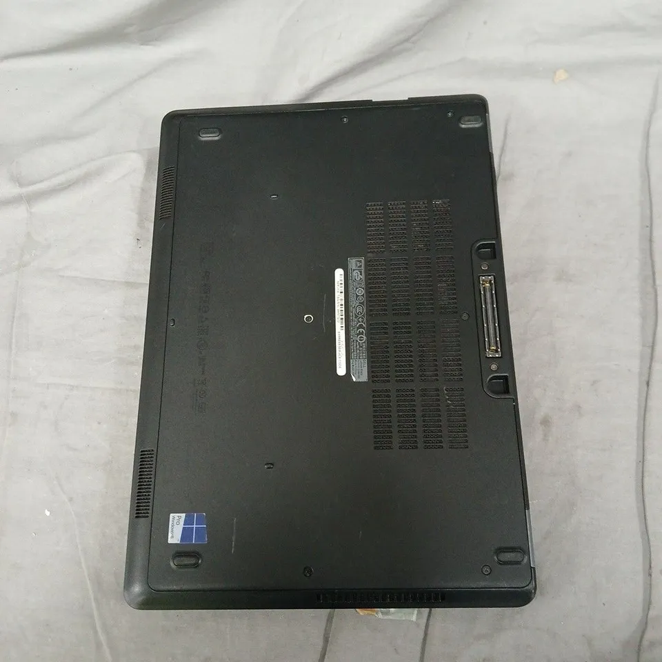 DELL LATITUDE E5450 LAPTOP – I5-5200U, 4GB RAM, 500GB HDD, 14" DISPLAY. DOES NOT POWER ON