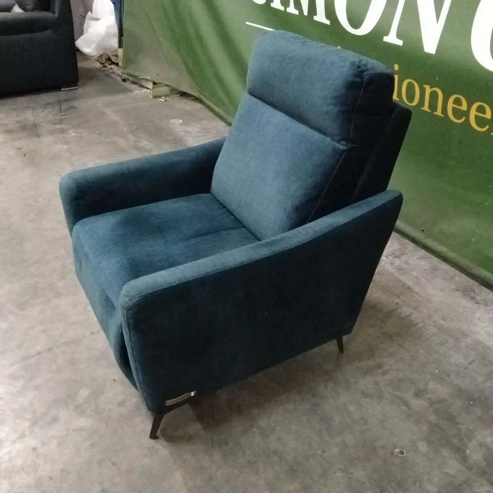 QUALITY DESIGNER ITALIAN MADE FABRIC POWER RECLINER CHAIR