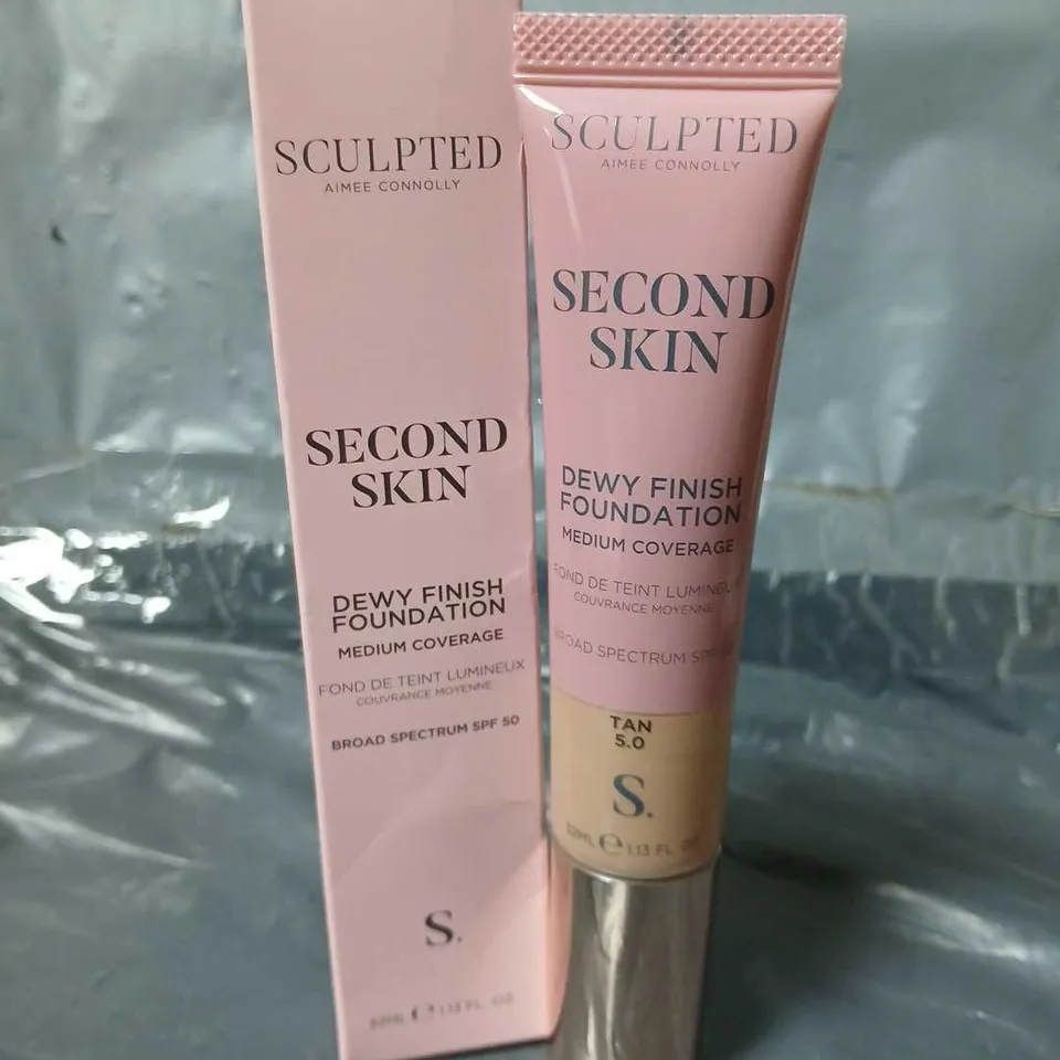 5 BOXED SCULPTED AIMEE CONNOLLY SECOND SKIN DEW FINISH FOUNDATIONS IN FAIR PLUS 2.5 (6X32ML)