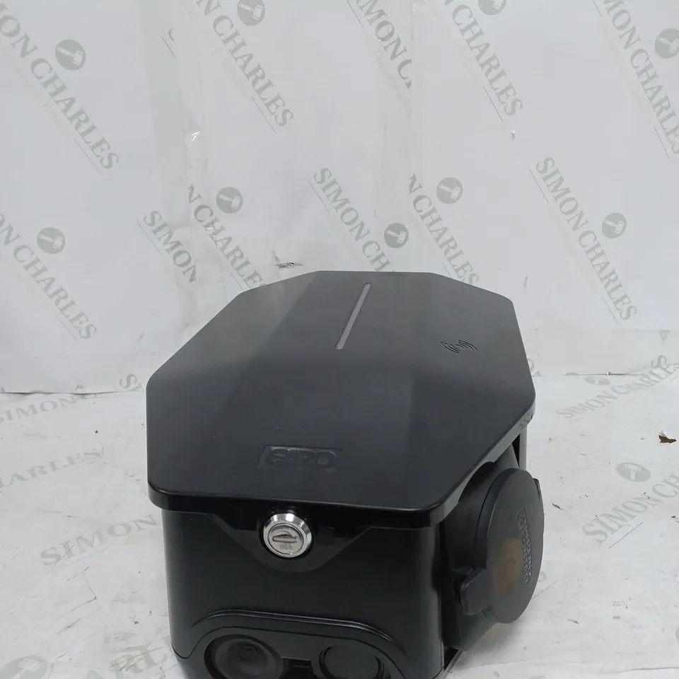 ENTITY 7.4KW SOCKET CHARGER + LM 60A GARO