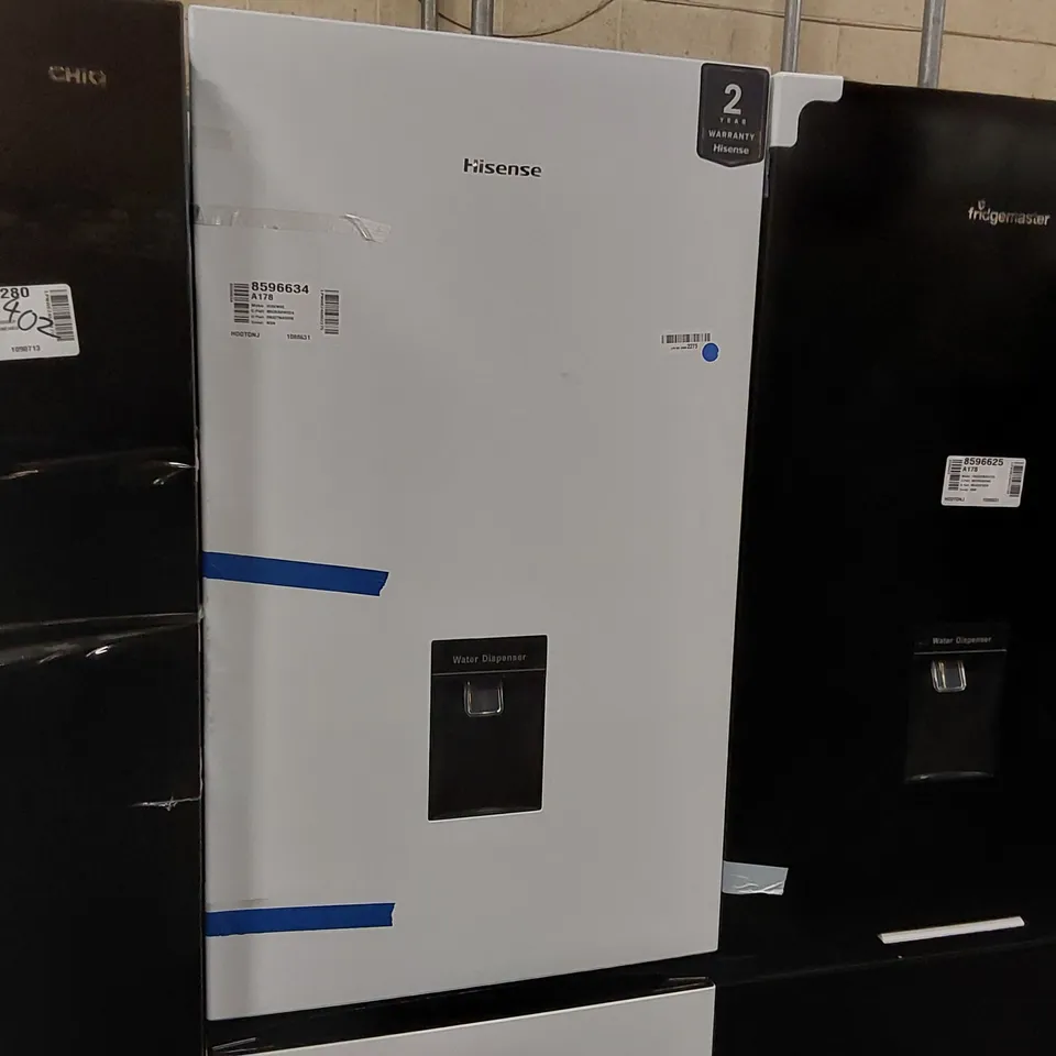 HISENSE 55cm FREESTANDING 50/50 FRIDGE FREEZER, WHITE  - RB327N4WWE