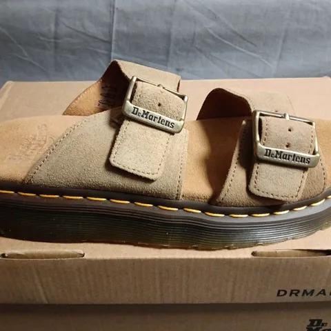 BOXED PAIR OF DR. MARTENS SHORE SANDALS – SAVANNAH TAN, UK 8 (EU 42)