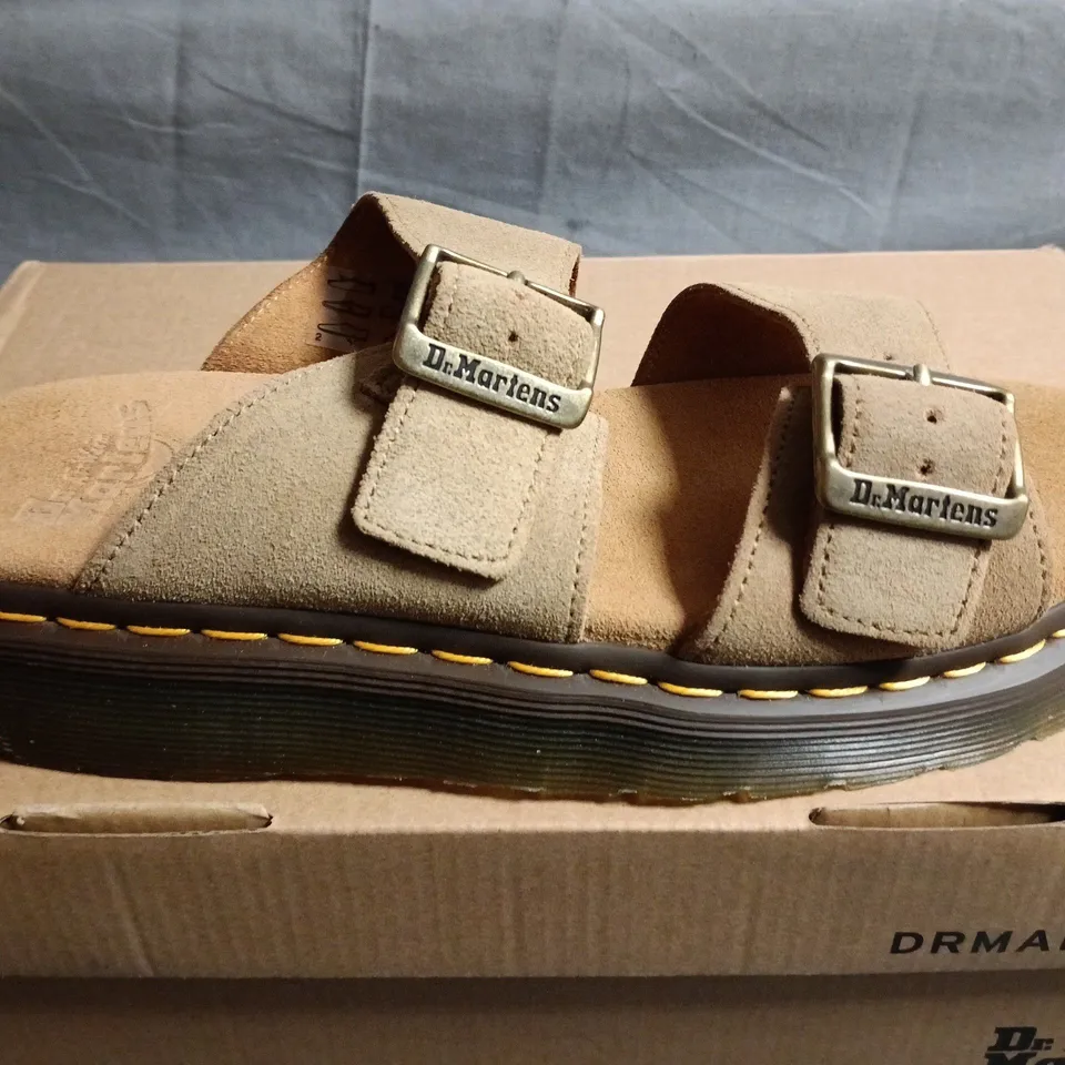 BOXED PAIR OF DR. MARTENS SHORE SANDALS – SAVANNAH TAN, UK 8 (EU 42)
