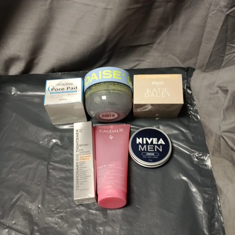 APPROXIMATELY 20 ASSORTED COSMETIC ITEMS INCLUDING NIVEA MEN CREME, KATIE DALEY PERFECT POWDER, PORE PAD, CAUDALIE SHOWER GEL ETC