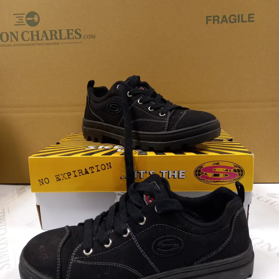 SKETCHERS ROADIES TRAINER SIZE 3