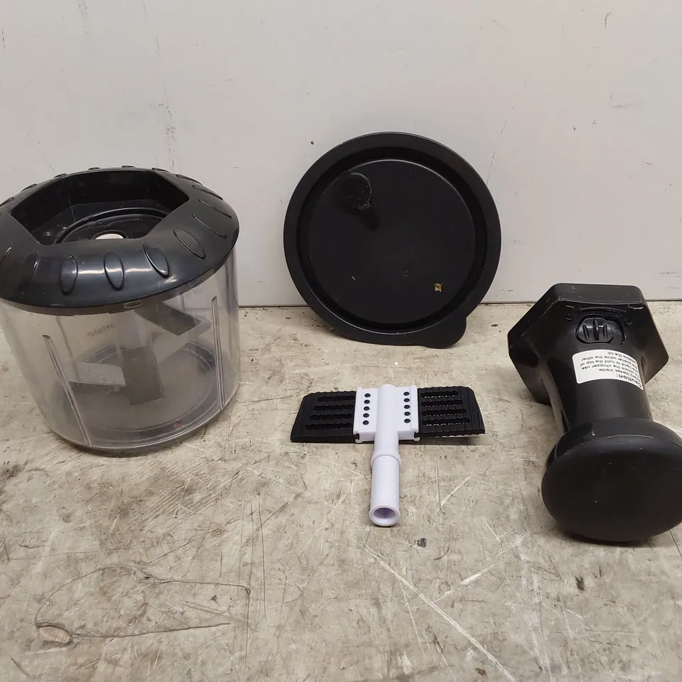 BOXED COOKS ESSENTIALS 5 BLADE PRESS CHOPPER WITH STORAGE LID - BLACK