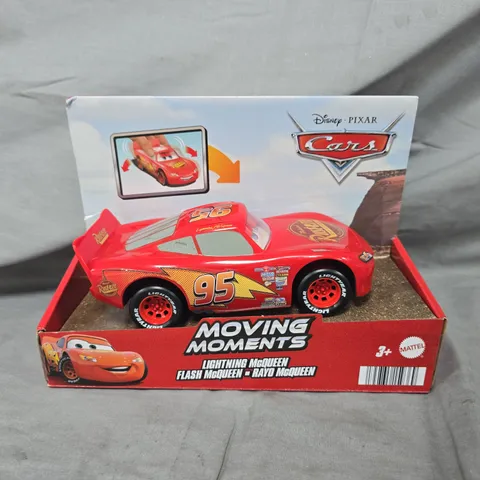 DISNEY PIXAR CARS MOVING MOMENTS - LIGHTNING MCQUEEN