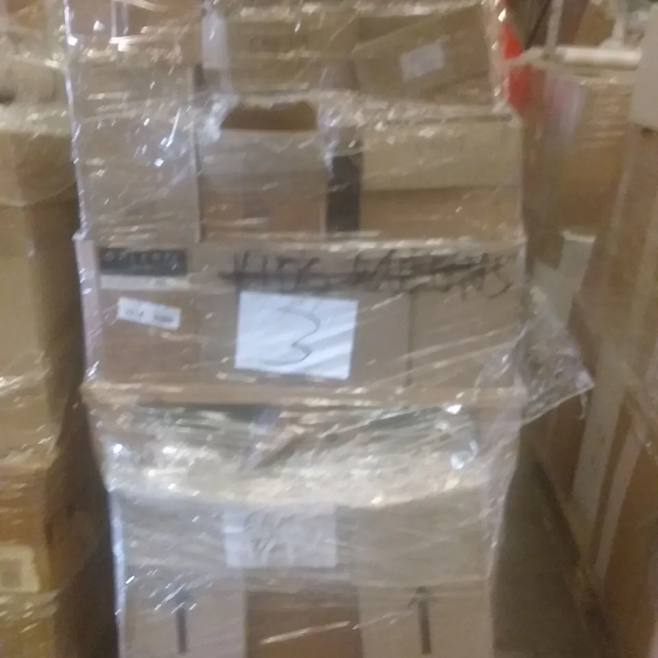 PALLET OF ASSORTED WALLPAPER 