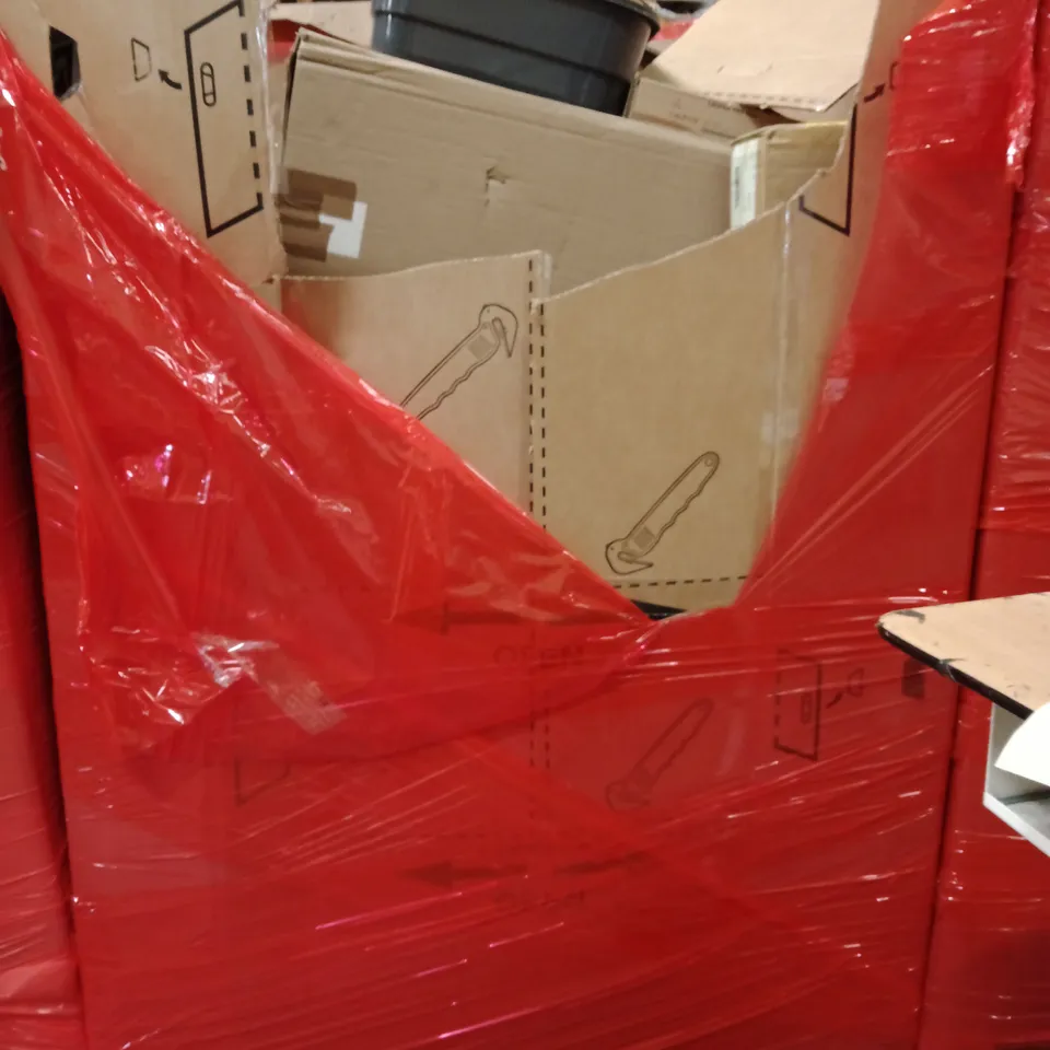 PALLET OF ASSORTED HOUSEHOLD GOODS AND PRODUCTS TO INCLUDE;CAT LITTER TRAY, IRONING BOARD, TOILET SEAT