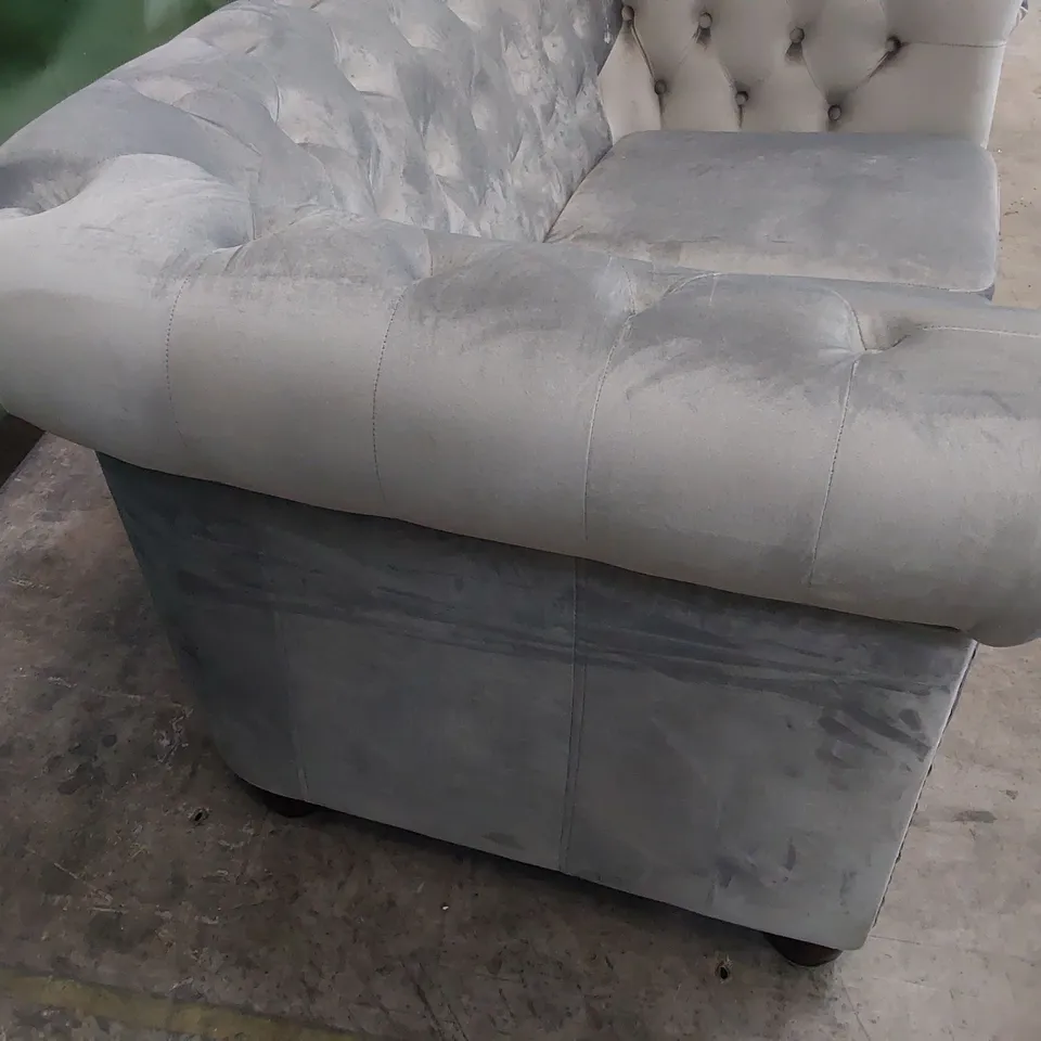 DESIGNER TWO SEATER CHESTERFIELD SOFA SILVER PLUSH FABRIC WITH STUDDED DETAIL 