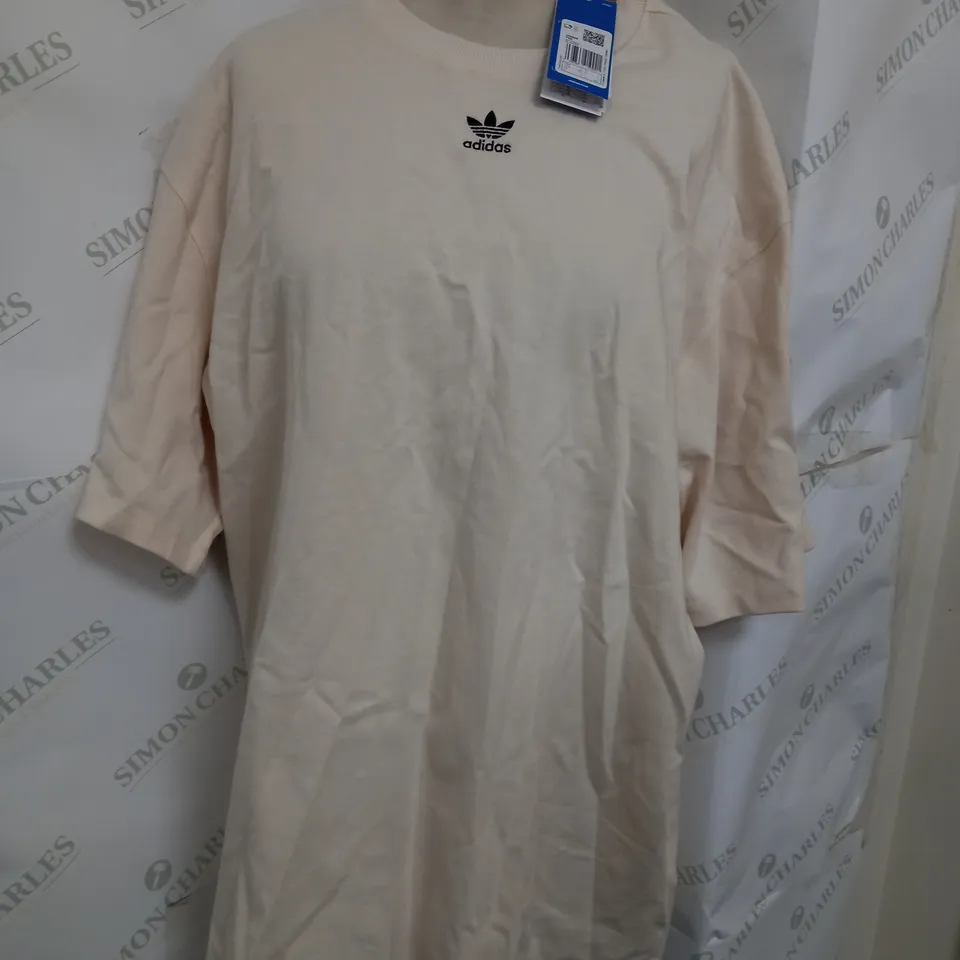 ADIDAS EMBROIDED LOGO T-SHIRT IN CREAM -LARGE