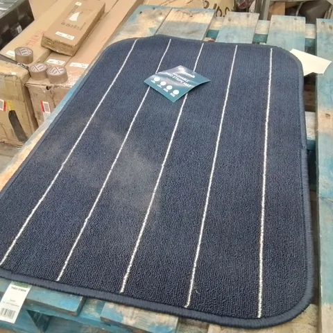 QUALITY DESIGNER AREA RUG - APPROXIMATELY 75X50CM