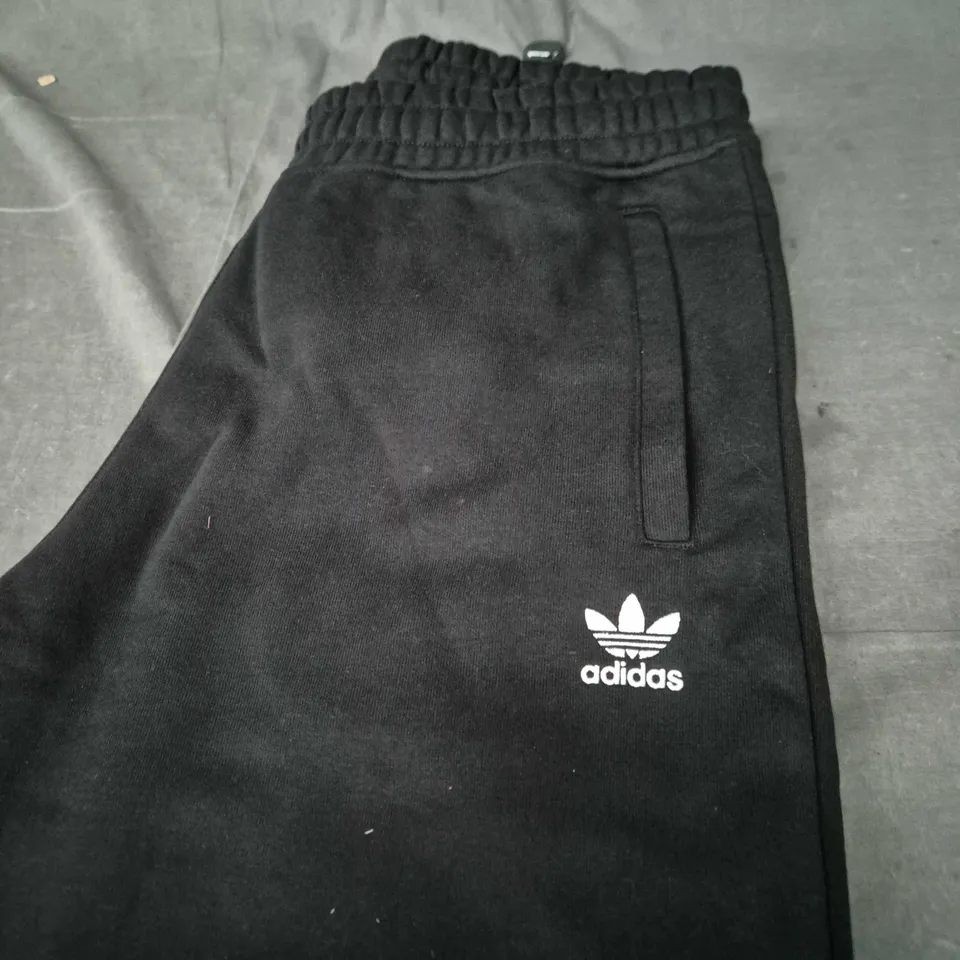 ADIDAS ORIGINAL FLEECED JOGGERS - SIZE L