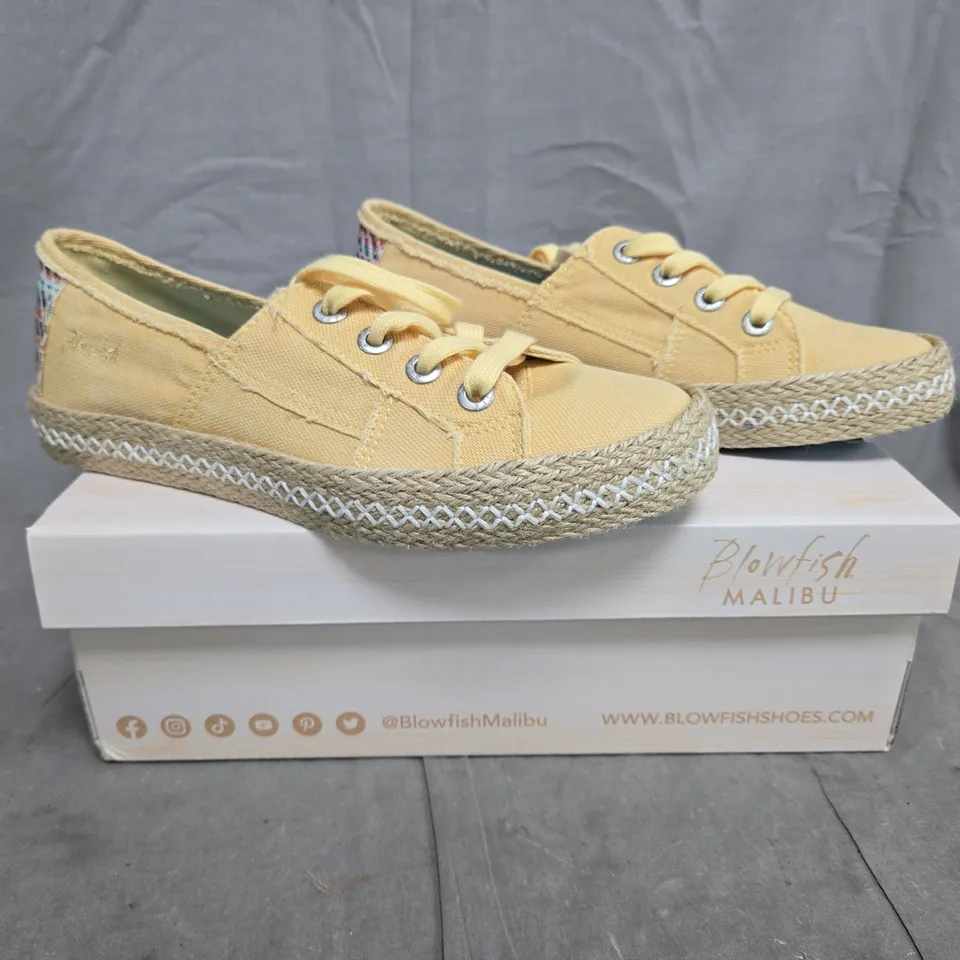 BOXED PAIR OF BLOWFISH BEUNOS SHOES IN DUSTY YELLOW SIZE UK 6