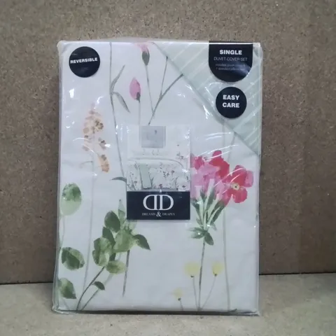 BRAND NEW DREAMS AND DRAPES SINGLE DUVET COVER SET- MULTICOLOURED