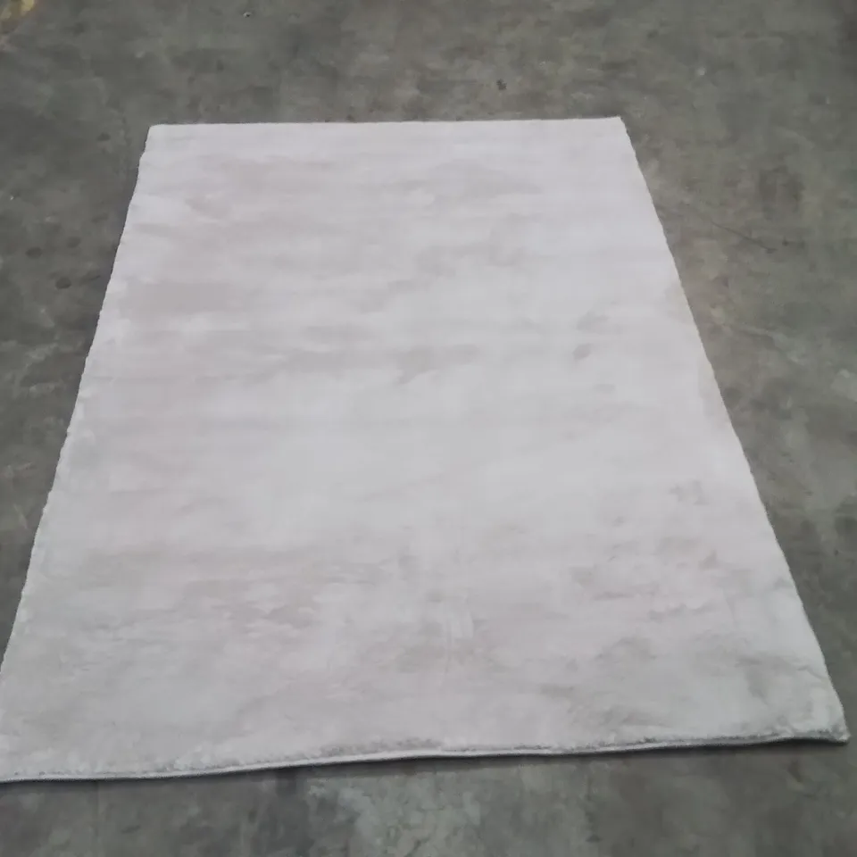 QUALITY DESIGNER AREA RUG - APPROXIMATELY 180X120CM