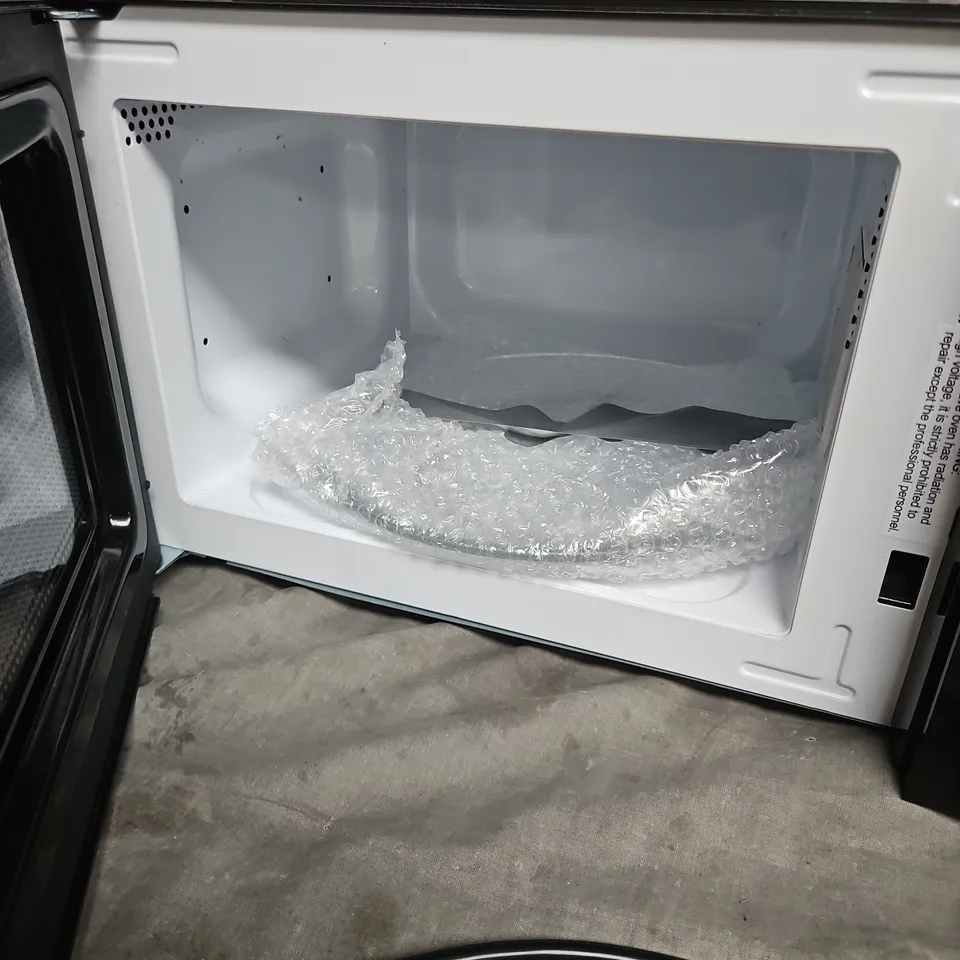 SWAN 20L 700W MANUAL MICROWAVE - BLACK - COLLECTION ONLY
