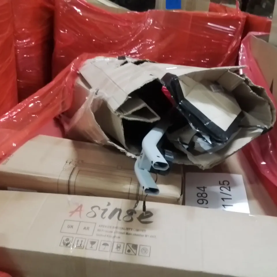 PALLET OF ASSORTED HOUSEHOLD GOODS AND PRODUCTS TO INCLUDE;MAT,BLANKET,RETRACTABLE SAFETY GATE 