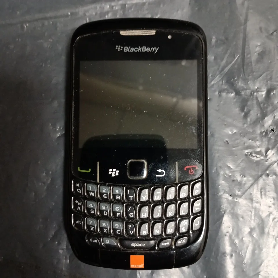 BLACKBERRY 8520 MOBILE PHONE