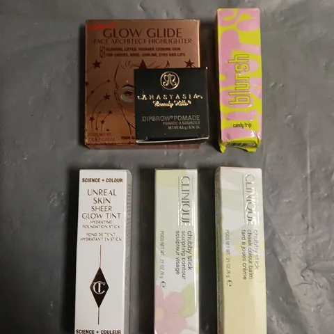 LOT OF 6 ASSORTED COSMETIC PRODUCTS TO INCLUDE - MADE BY MITCHELL BLURSH IN CANDY TRIP - CHARLOTTE TILBURY SHEER GLOW TINT - CLINIQUE CHUBBY STICK SCULPTING CONTOUR - ETC