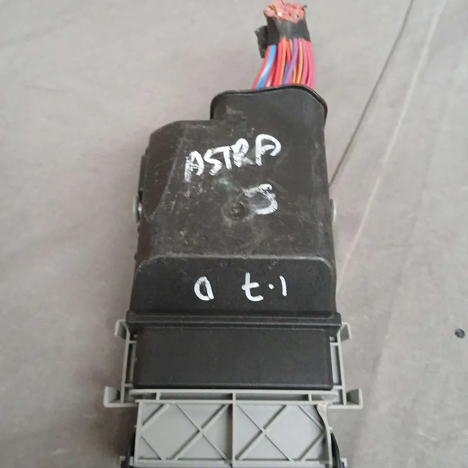 ASTRA FUSE BOX 