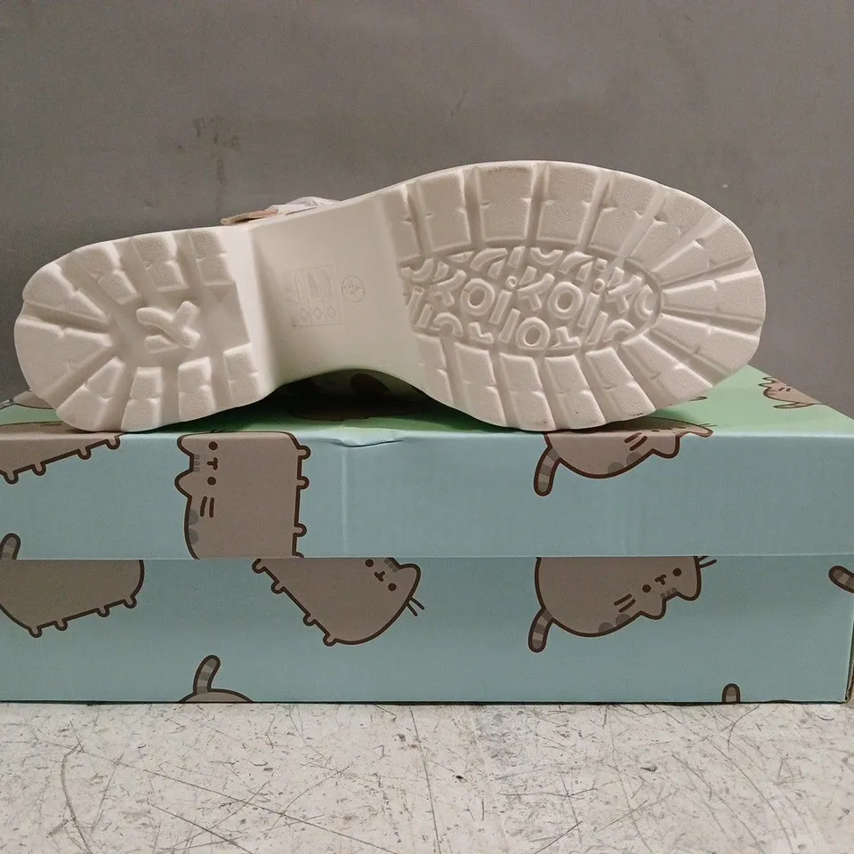 BOXED PAIR OF KOI SAI WHITE MARY JANES PUSHEEN EDITION SIZE UK 4