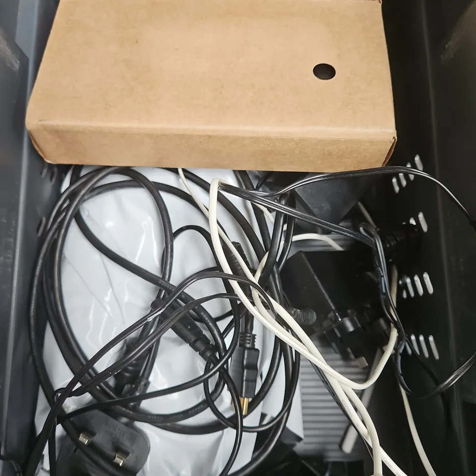 APPROXIMATELY 8 ASSORTED ELECTRICAL PRODUCTS TO INCLUDE ROUTERS, WIRELESS REPEATER, NETWORK CABLES ETC 