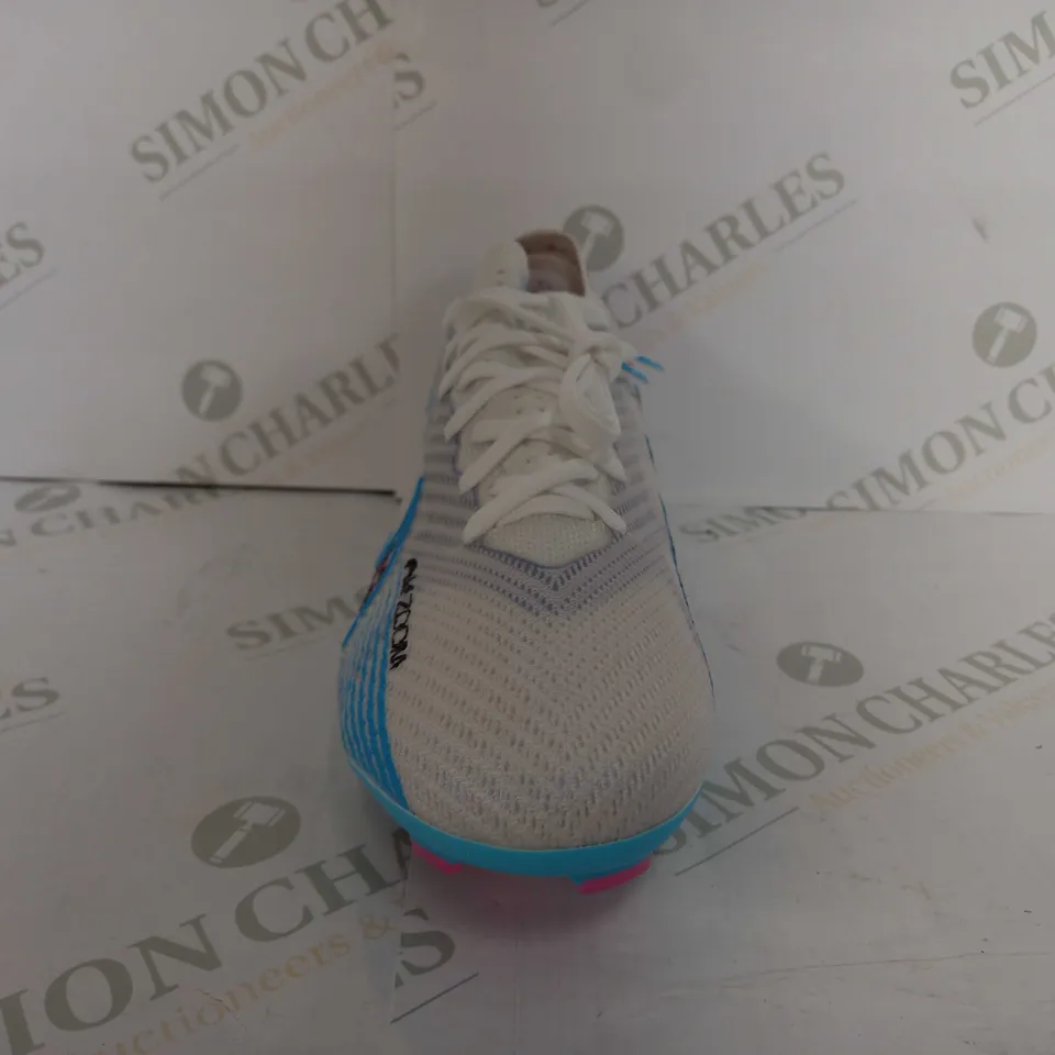 NIKE AIR ZOOM FOOTBALL BOOTS WITH STUDS - UK 7