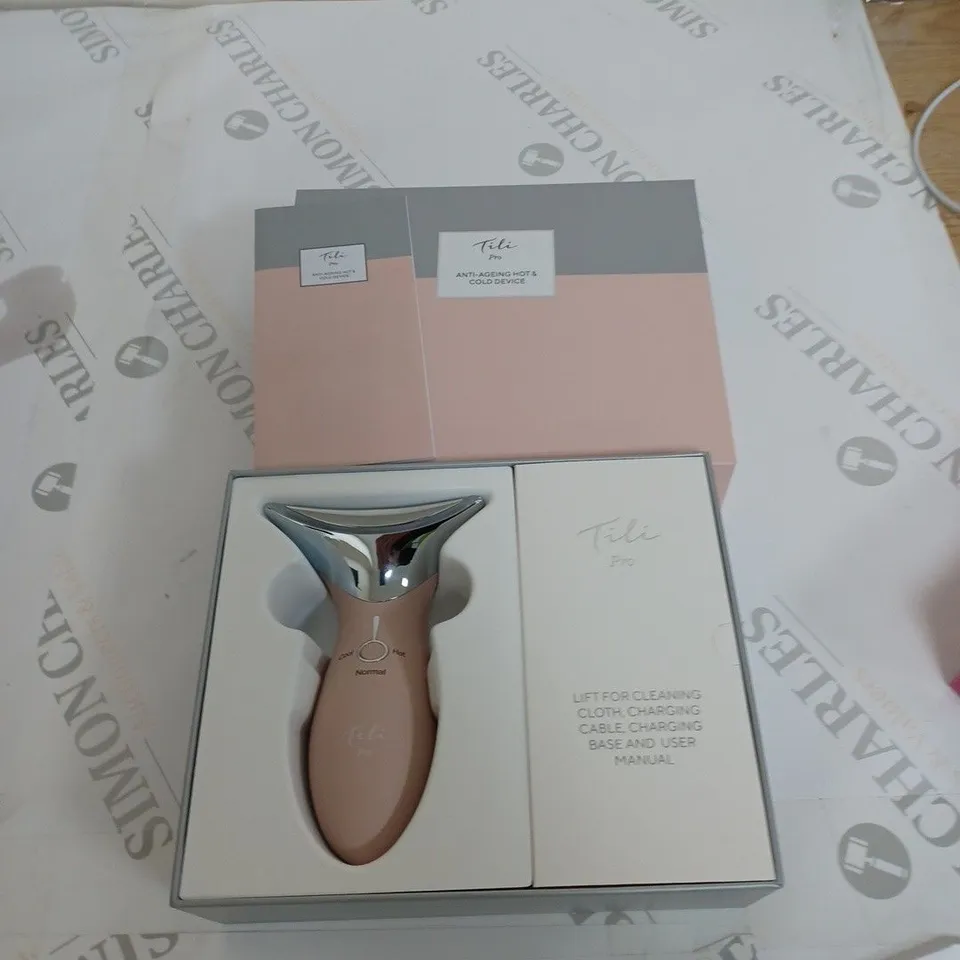 BOXED TILI PRO LED ANTI-AGEING HOT & COLD FACIAL TONING DEVICE
