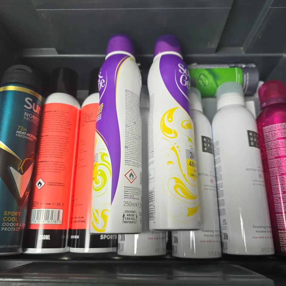 APPROXIMATELY 15 ASSORTED AEROSOLS TO INCLUDE RITUALS THE RITUAL OF SAKURA FOAMING SHOWER GEL, WRX MULTI-PURPOSE SPRAY PAINT, SOFTA & GENTLE CITRUS TWIST, ETC - COLLECTION ONLY
