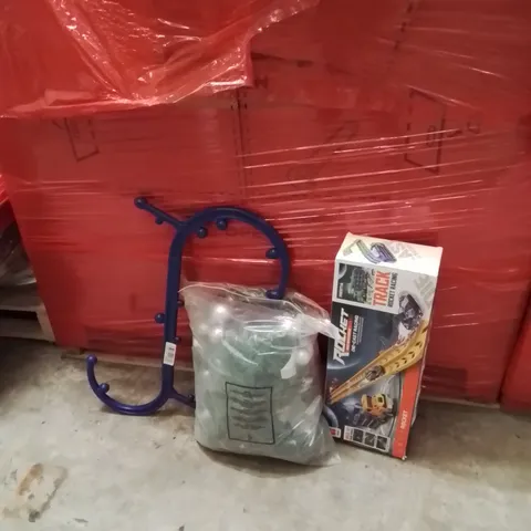 PALLET OF ASSORTED HOUSEHOLD GOODS AND PRODUCTS TO INCLUDE;KIDS TRACK ROCKING RACING GAME,CHRISTMAS DECORATION,CLOTHES HANGER 