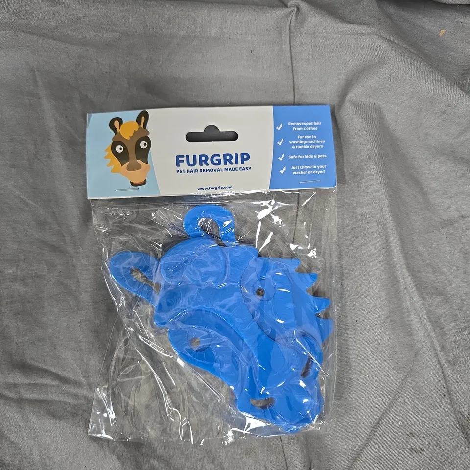 APPROXIMATELY 120 FURGRIP LAUNDRY PET HAIR REMOVERS - HORSE