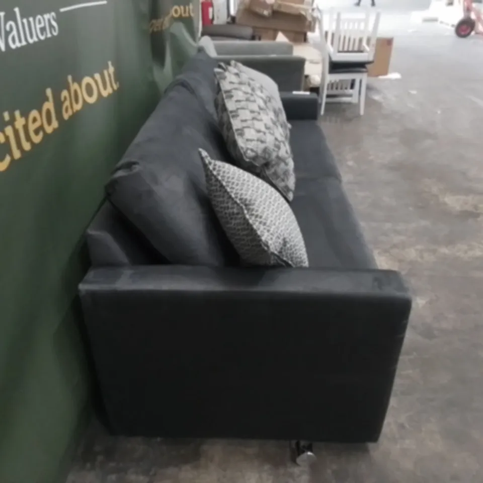 DESIGNER GREY FABRIC THREE SEATER SOFA WITH SCATTER CUSHIONS 