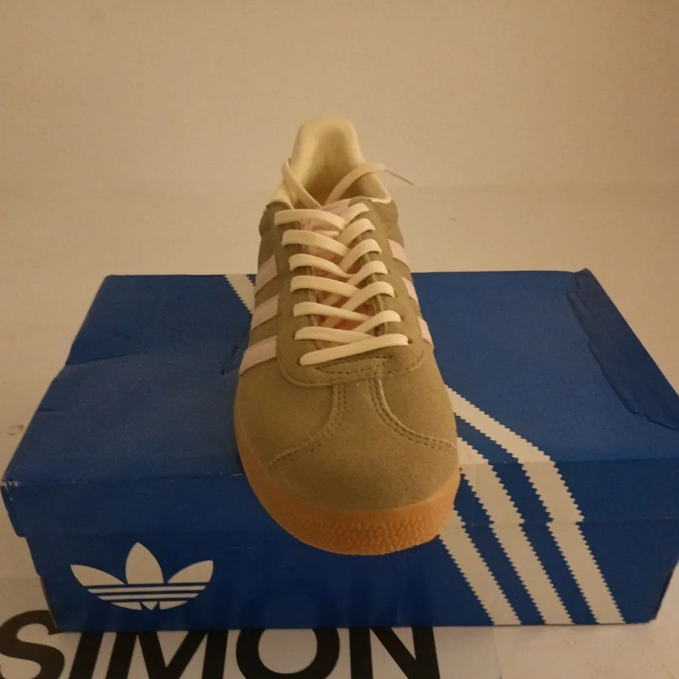 ADIDAS GAZELLE WOMENS UK 7 BOXED