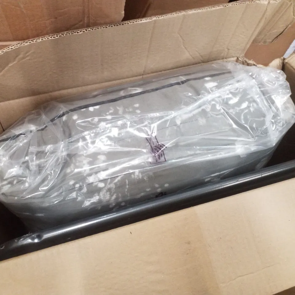 BOXED SUN LOUNGER WITH CUSHION