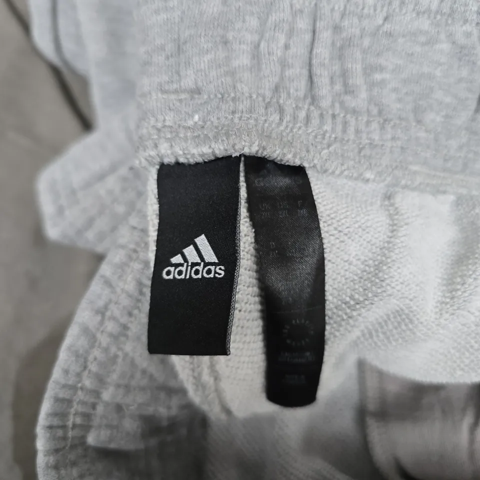 ADIDAS GREY JOGGING PANTS WITH BLACK SIDE STRIPE - 2XL