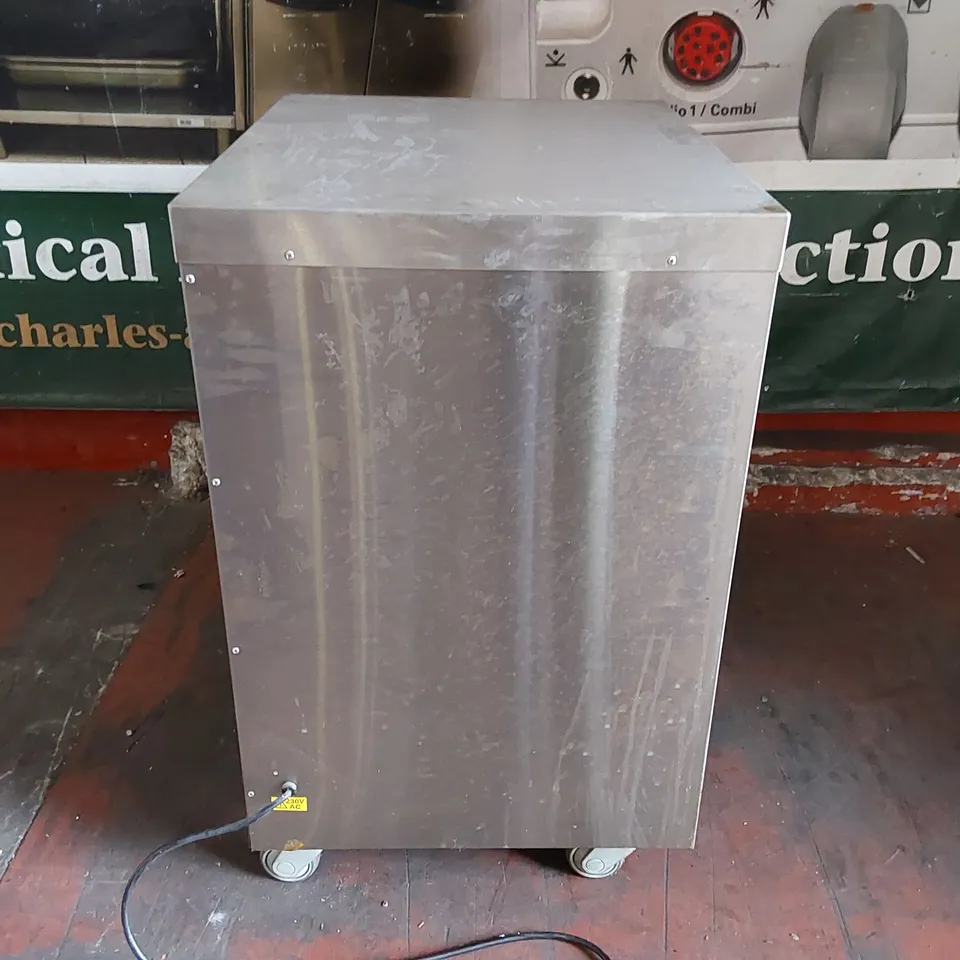 VIZU VI014SHHC MINI HUMIDIFIED HOLDING CABINET