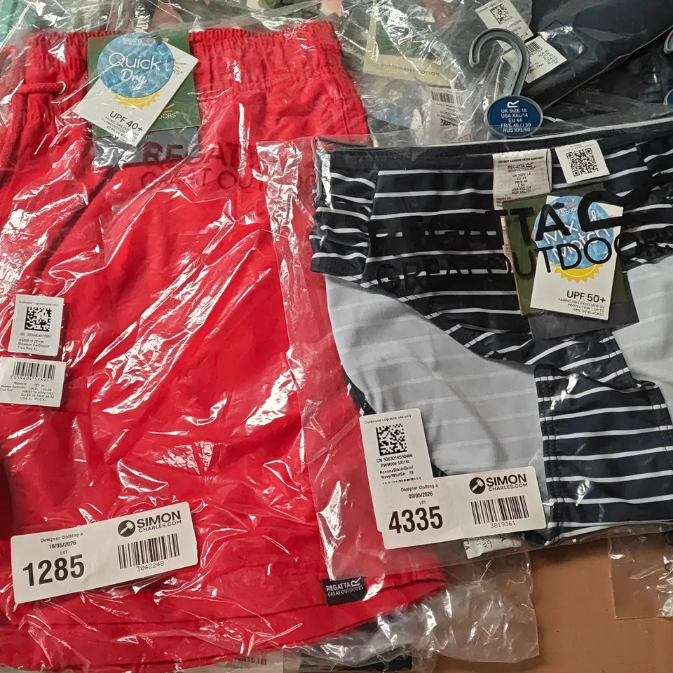 LOT OF 15 ASSORTED BRAND NEW REGATTA ITEMS IN VARIOUS STYLES AND SIZES