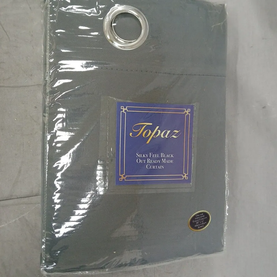 TOPAZ HOME EYELET CURTAINS IN GREY (66"X72")