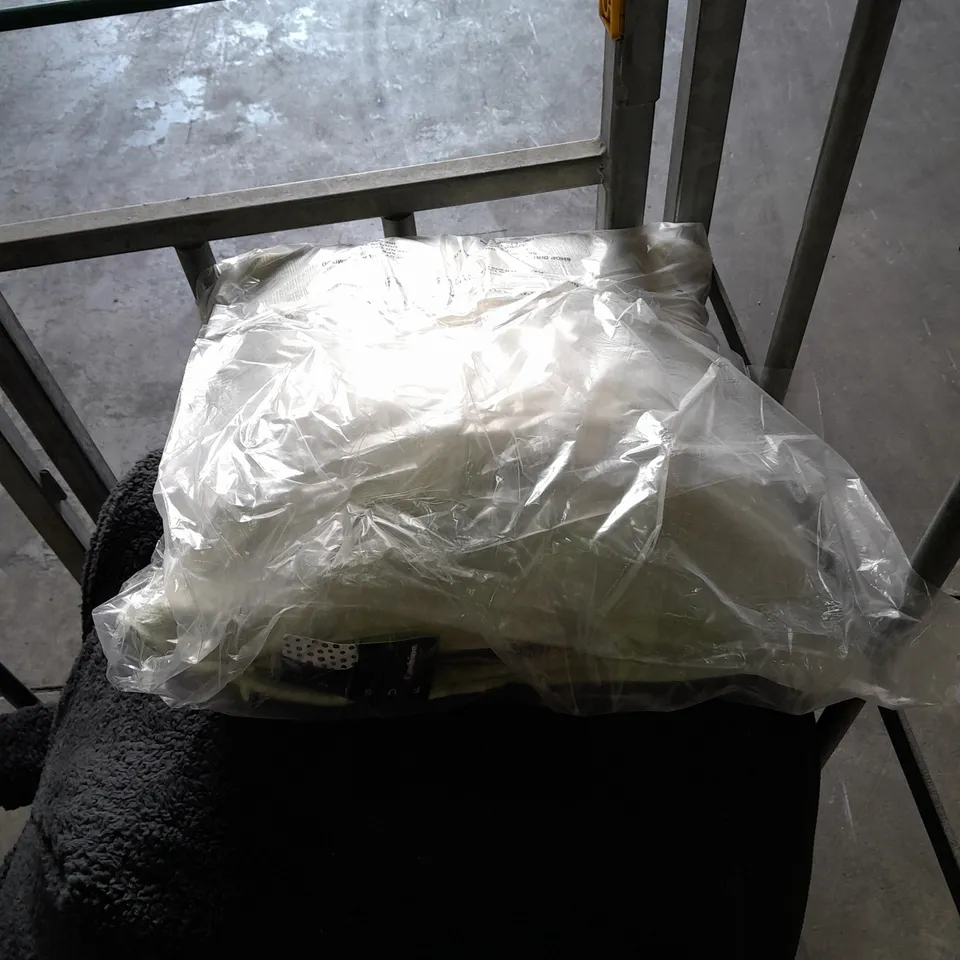 CAGE OF 12 ASSORTED ITEMS TO INCLUDE: BAG OF SOIL, 2 ROLLS OF WALLPAPER, BEAN BAG ETC