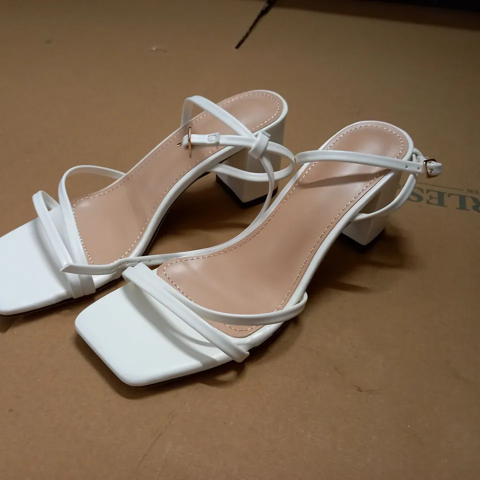WHITE PU SQUARE TOED SHOES - 37