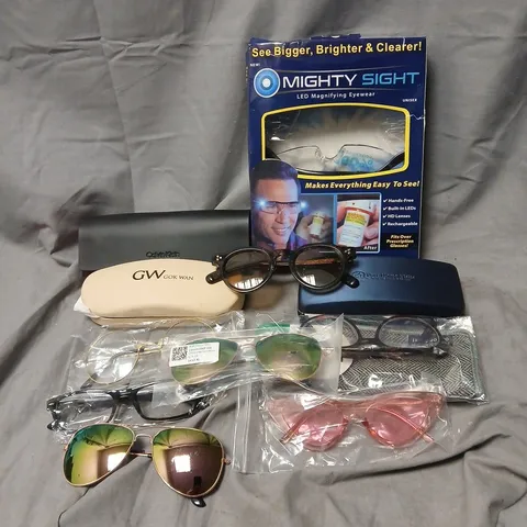 APPROXIMATELY 15 ASSORTED GLASSES/SUNGLASSES IN VARIOUS DESIGNS TO INCLUDE BRANDS SUCH AS CALVIN KLEIN, GOK WAN, MIGHTY SIGHT, ETC