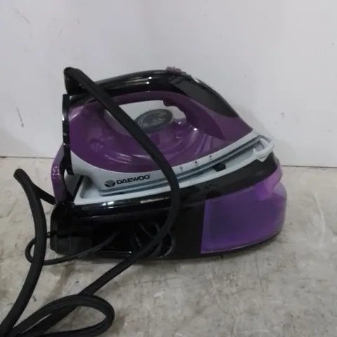 BOXED 2400W STEAM STATION IRON