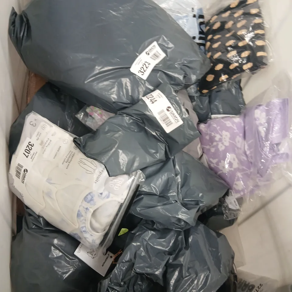CAGE OF APPROXIMATELY 100 ASSORTED PRODUCTS TO INCLUDE;ELAVATE TIN, MNG BROWN KNIT JUMPER, EE SMART HUB ROUTER, DINAYA JOGGERS, MONSOON SAGE BRIDESMAID DRESS, PEACOCKS PURPLE AND MAGENTA SCARF AND FUZ