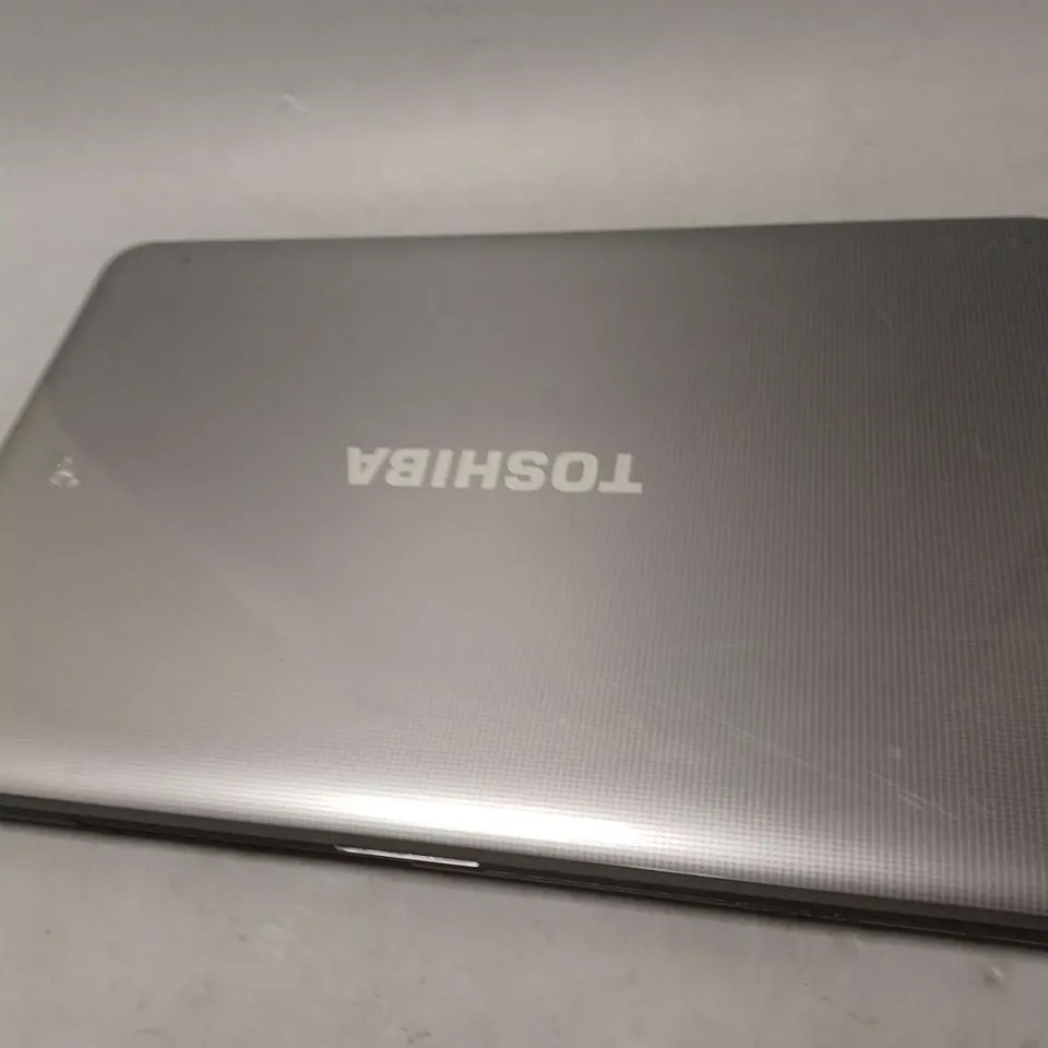 TOSHIBA SATELLITE C855-1HM BLACK LAPTOP 