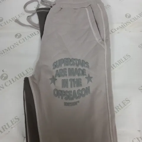 KORTSIDE GRAPHIC TRACKSUIT BOTTOMS SIZE M