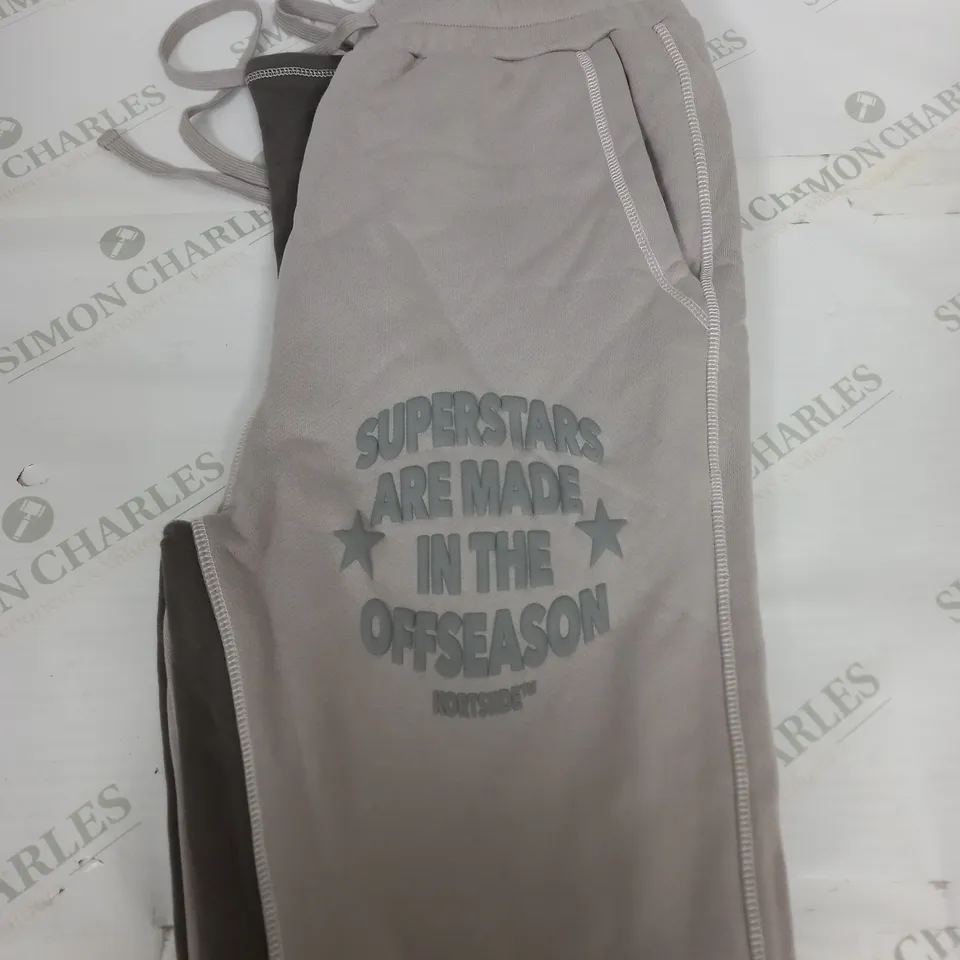 KORTSIDE GRAPHIC TRACKSUIT BOTTOMS SIZE M