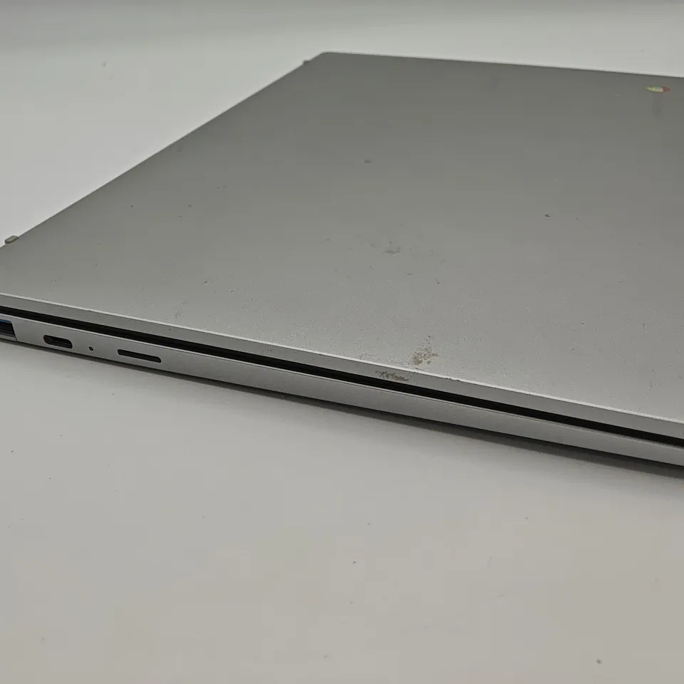 UNBOXED SAMSUNG CHROMEBOOK INTEL CELERON LAPTOP IN SILVER - XE310XDA