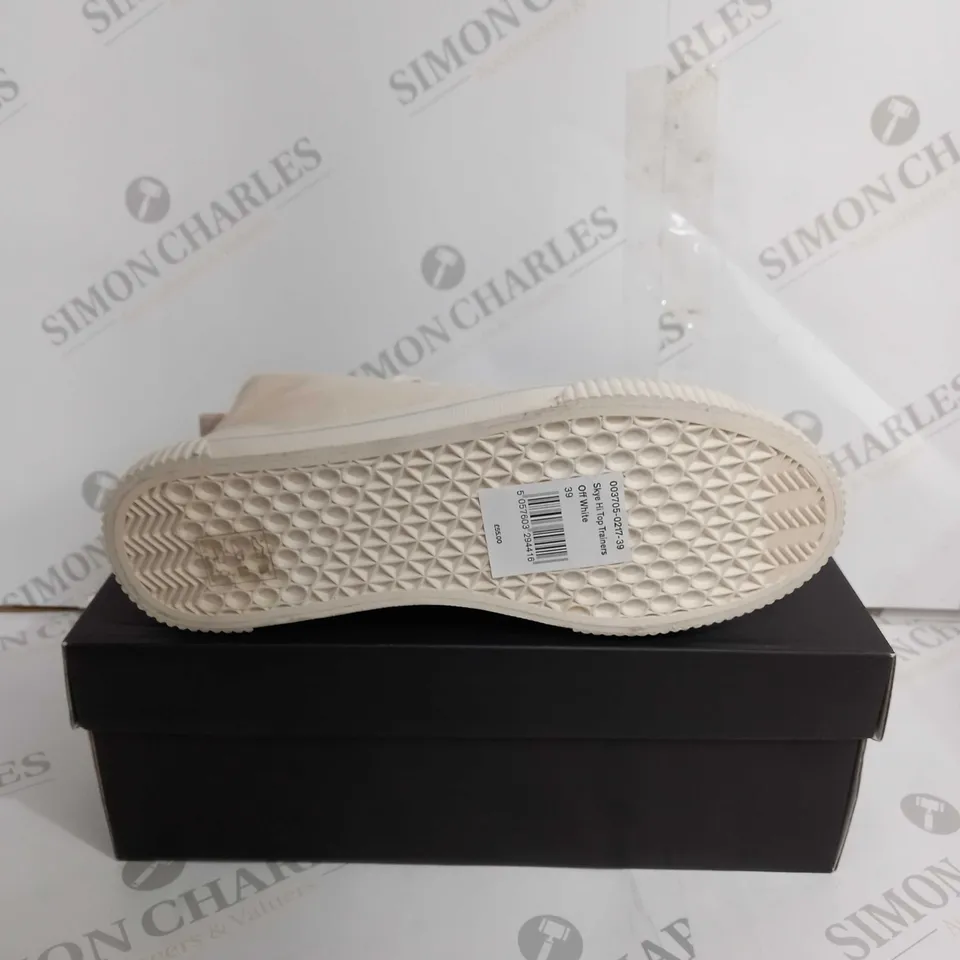 BOXED HUSH SKYE HI TOP TRAINERS - EU 39 