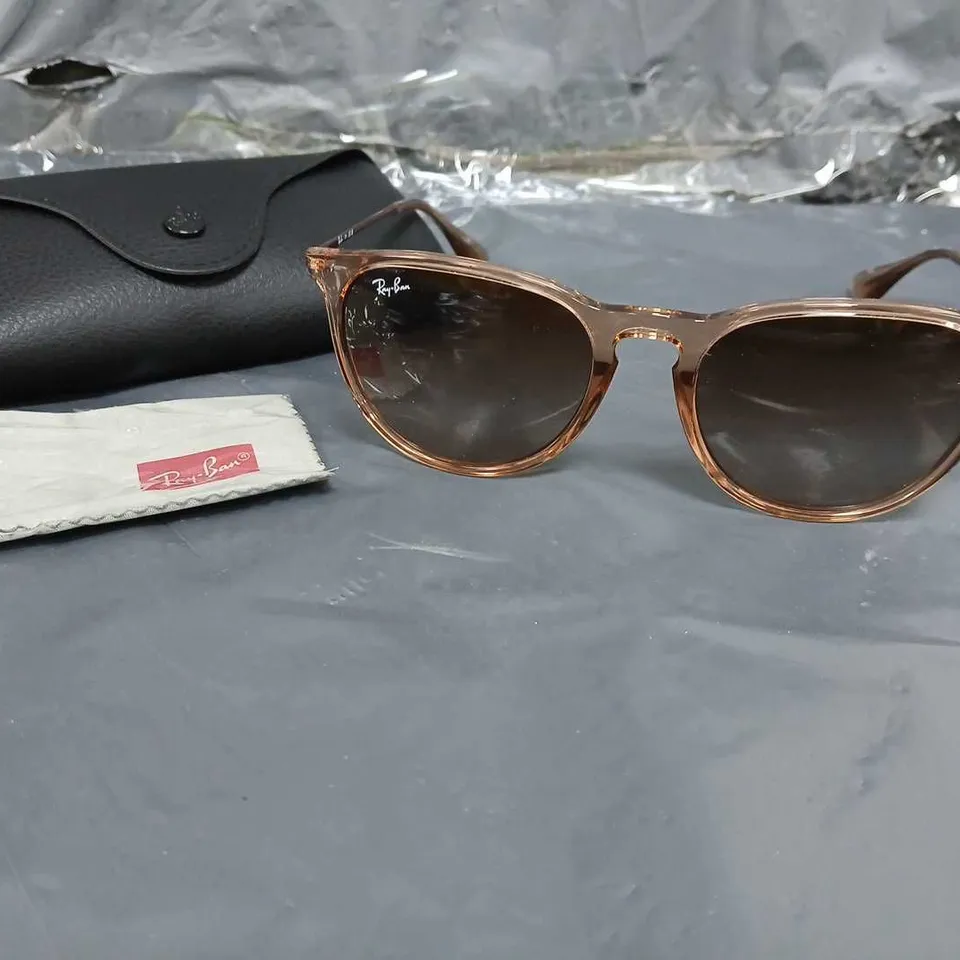 RAY-BAN ERIKA ROUND SUNGLASSES - BROWN